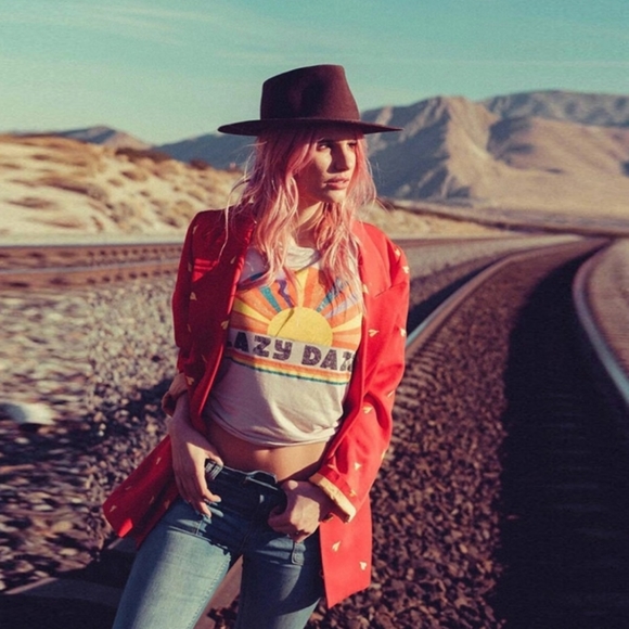 New Lazy Daze Rainbow Graphic T-Shirt Top - Picture 3 of 7